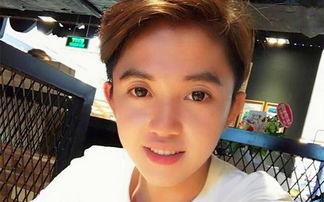 吃瓜网红小女孩