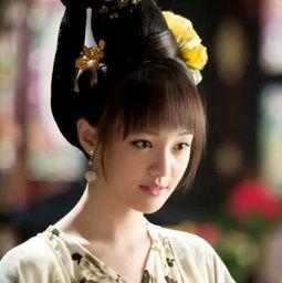 古装网红吃瓜图片高清,高清还原古代宫廷生活趣味